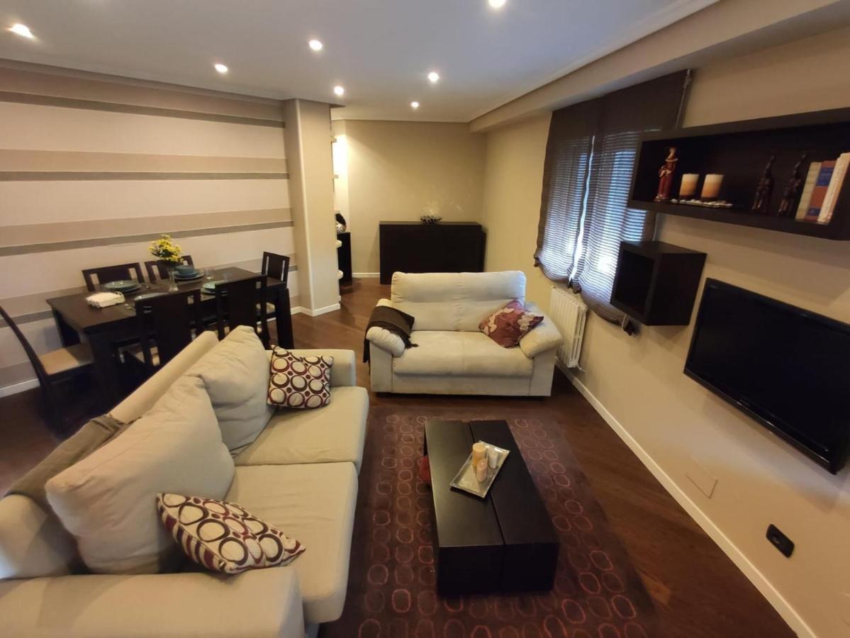 Byhouse Atico Matias Lopez Apartment Sarria Bagian luar foto